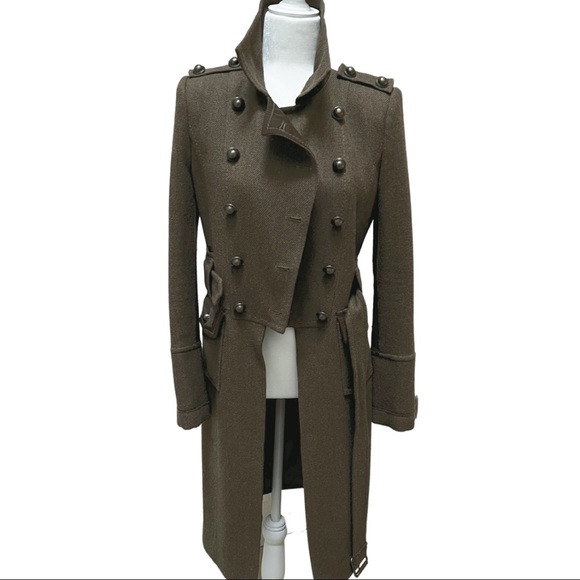 Beautifully tailored BCBG Olive Green Wool Coat. - Picture 6 of 6